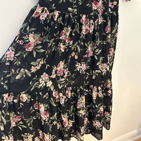 Forever 21 Floral Print Maxi Dress - Size M - Picture 8 of 10